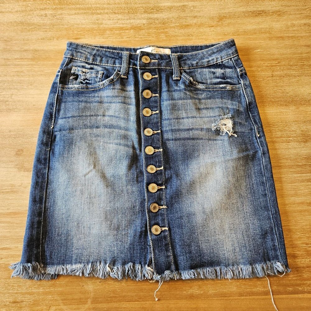 KanCan button front frayed hem demin mini skirt SIZE Small‎